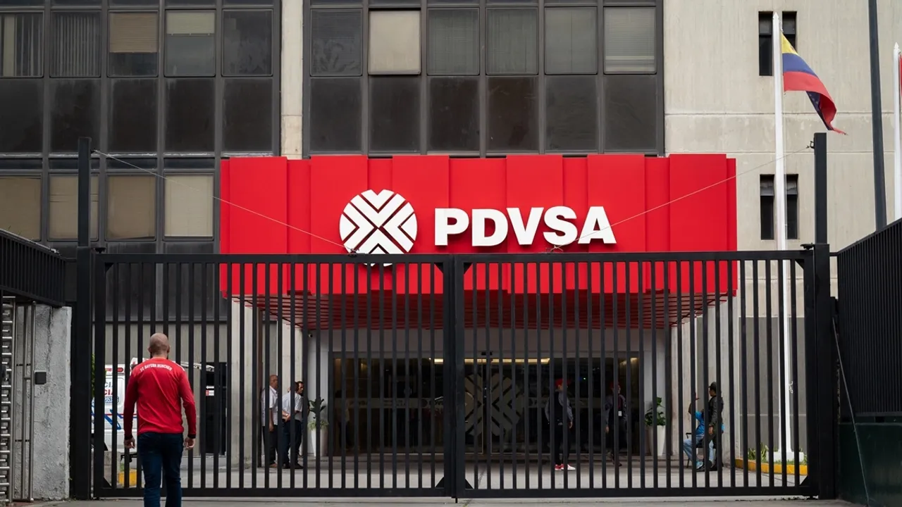 Former PDVSA Workers Protest, Demand Compensation from Horacio Medina and National Assembly