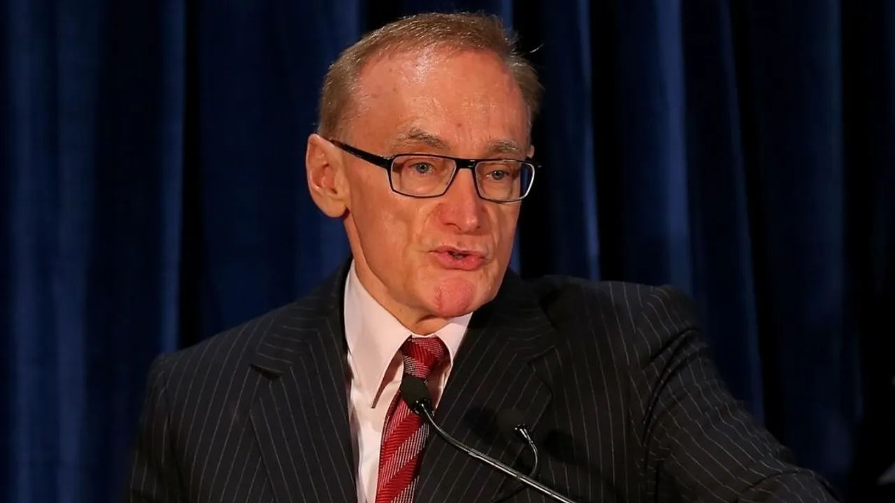 Former Australian Foreign Minister Bob Carr Threatens Legal Action Against New Zealand's Winston Peters