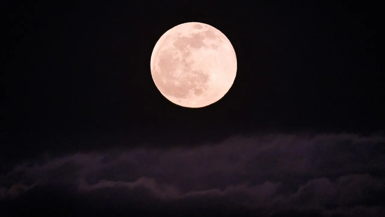 April 2024 Pink Moon Captivates Skywatchers Worldwide