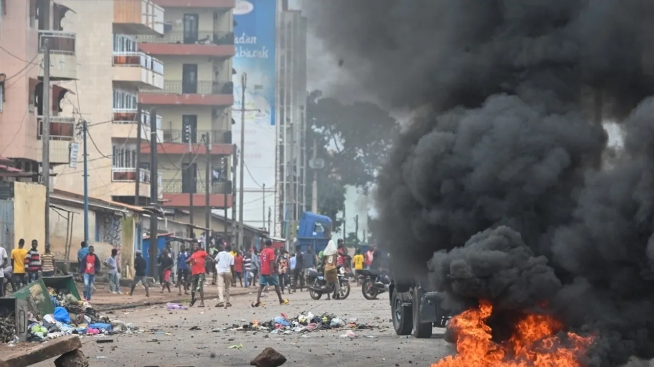 Protests Erupt in Conakry Over Power Outages, Police Fire Tear Gas