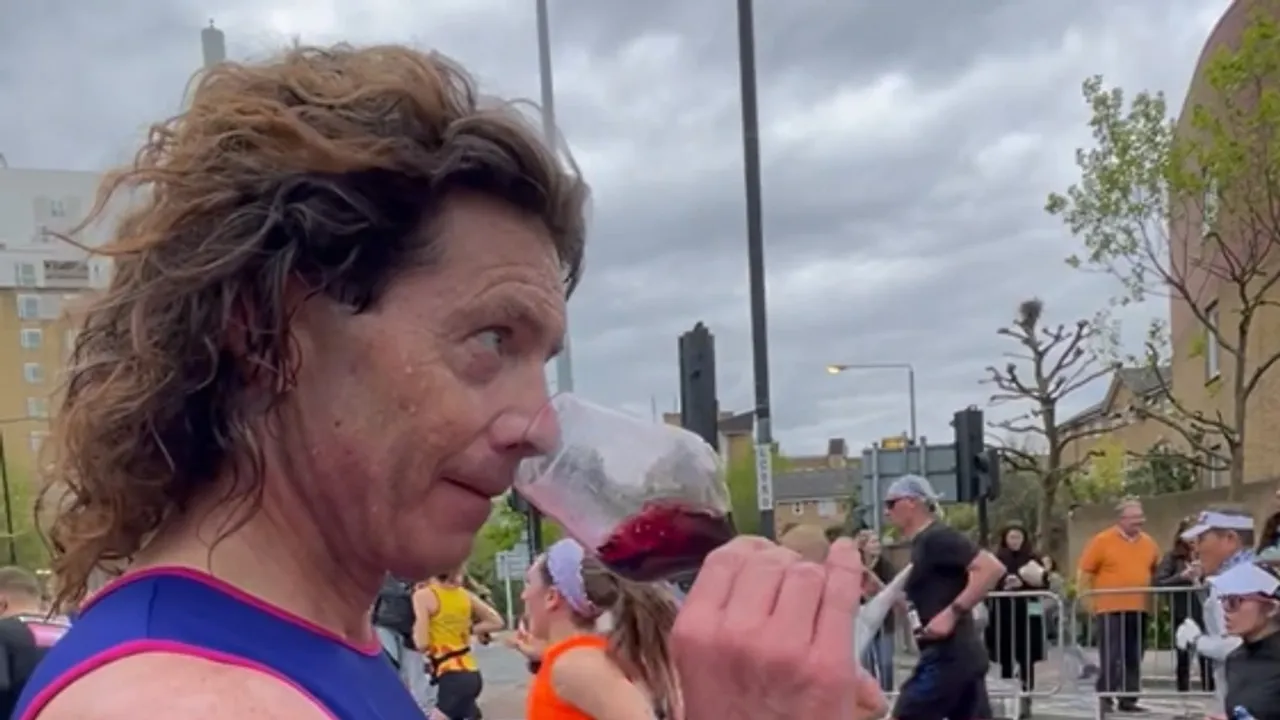 Man Completes London Marathon in 3 Hours While Dressed as Wine Bottle, Drinking 25 Glasses