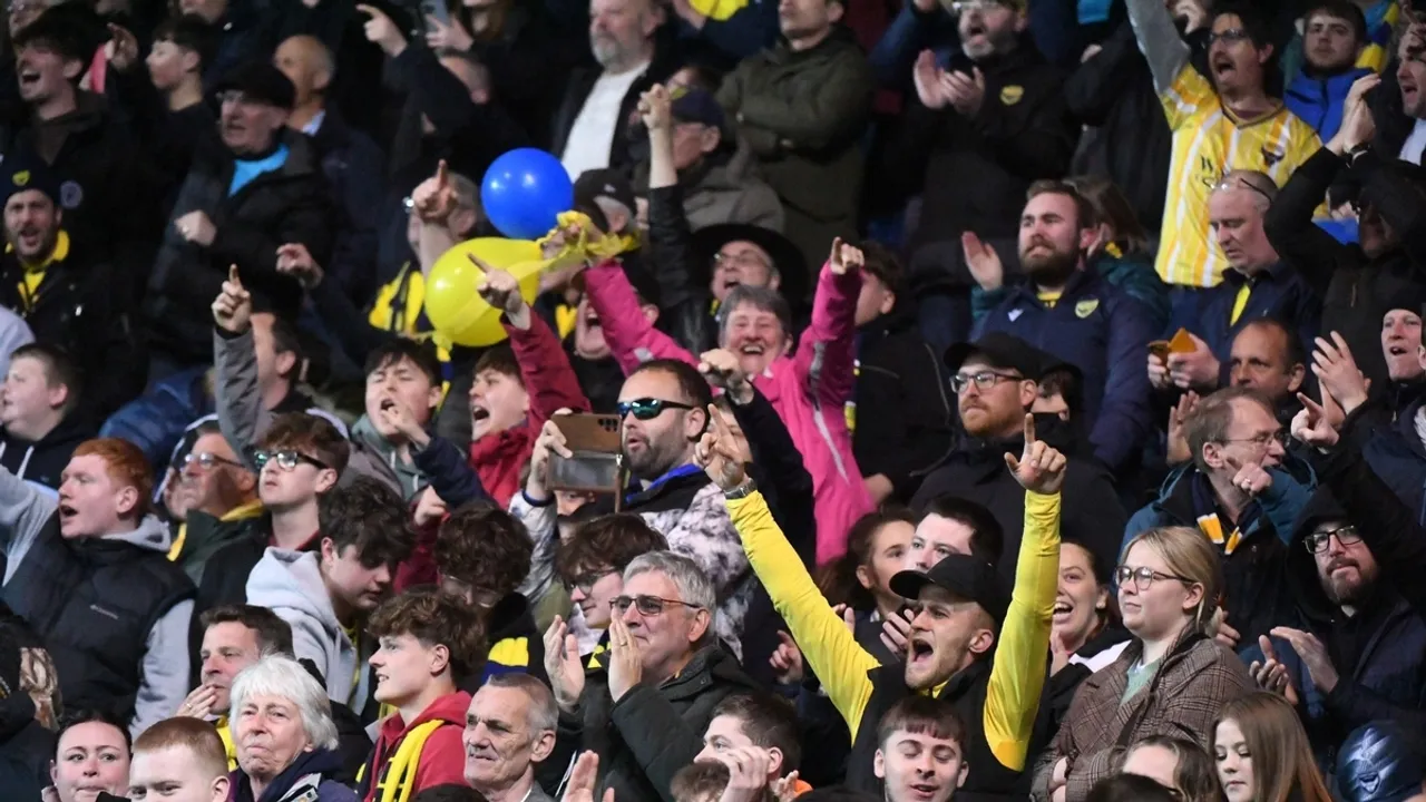 Oxford United Manager Praises Fans for Lively Atmosphere in Final Home Game