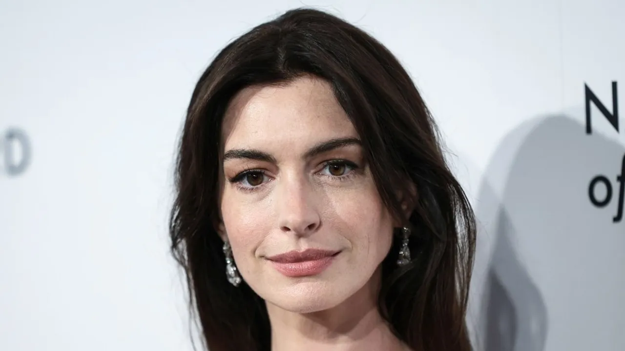Anne Hathaway's Former Casting Directors Deny Conducting 'Chemistry Reads' on Their Sets