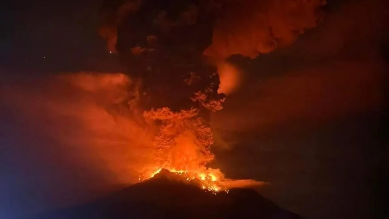 Volcanic Activity Surges at Mount Ruang in North Sulawesi, Indonesia