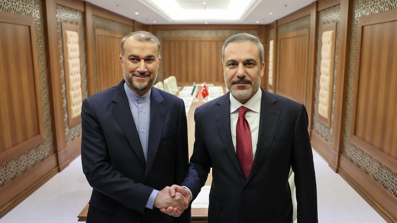 Turkish and Iranian Foreign Ministers Discuss Regional Developments in Phone Call