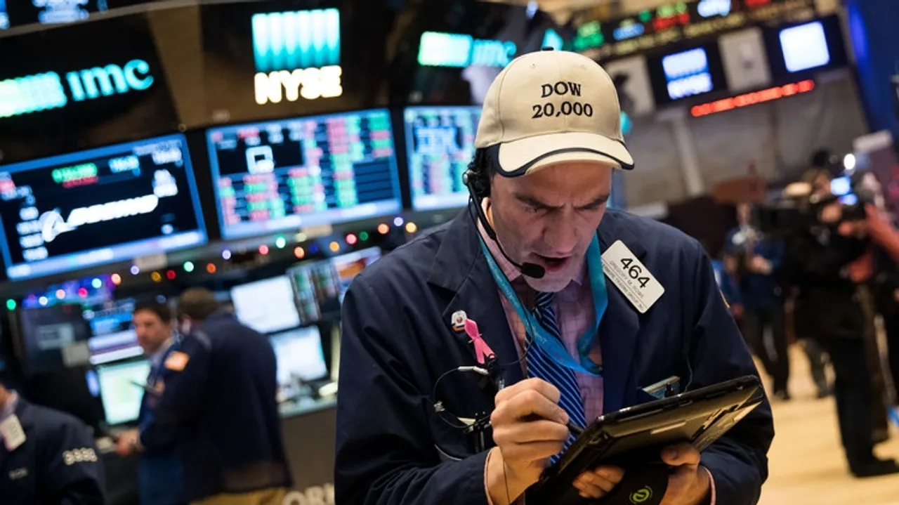 Dow Jones Approaches 18,000 Points as U.S. Stock Market Rebounds