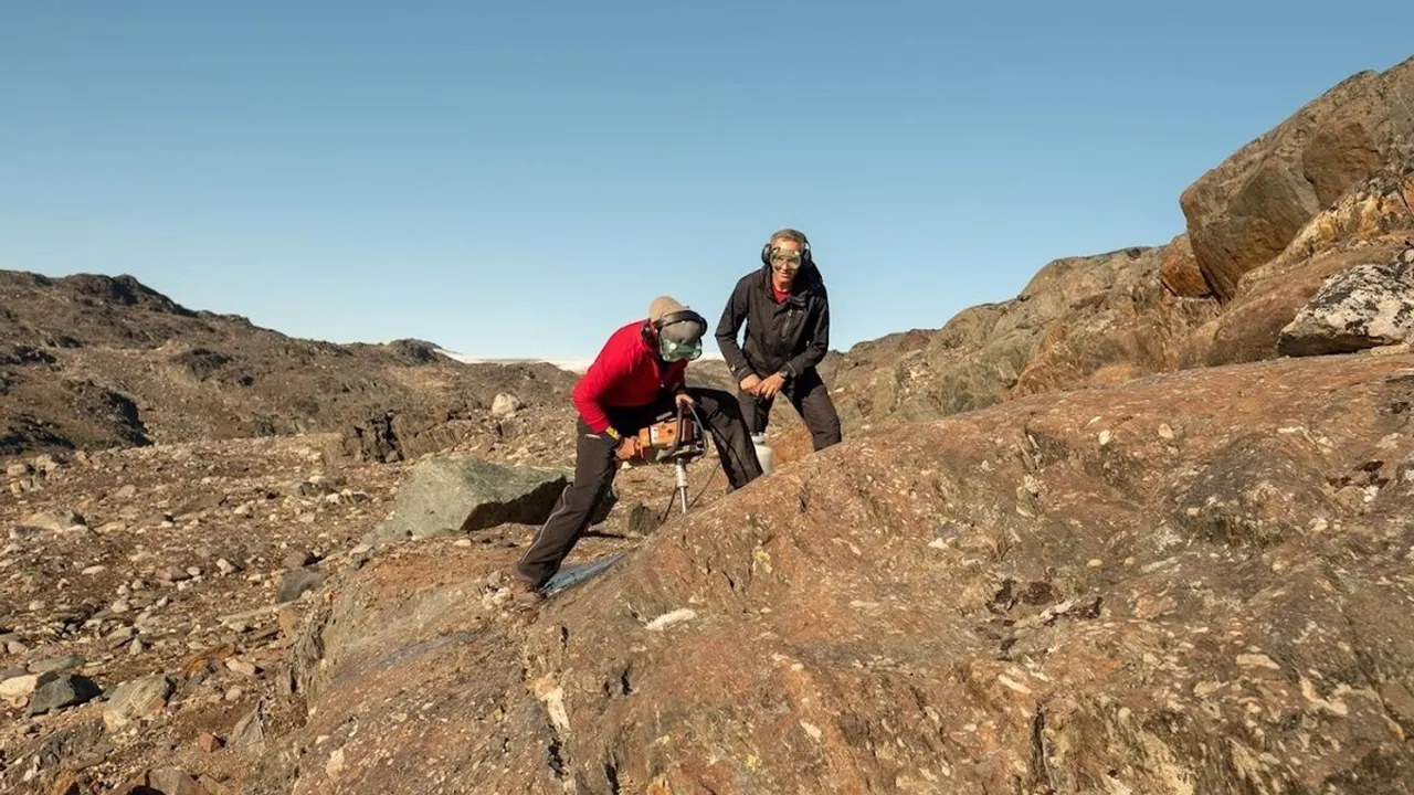 3.7 Billion-Year-Old Rocks in Greenland Preserve Earth's Ancient Magnetic Field