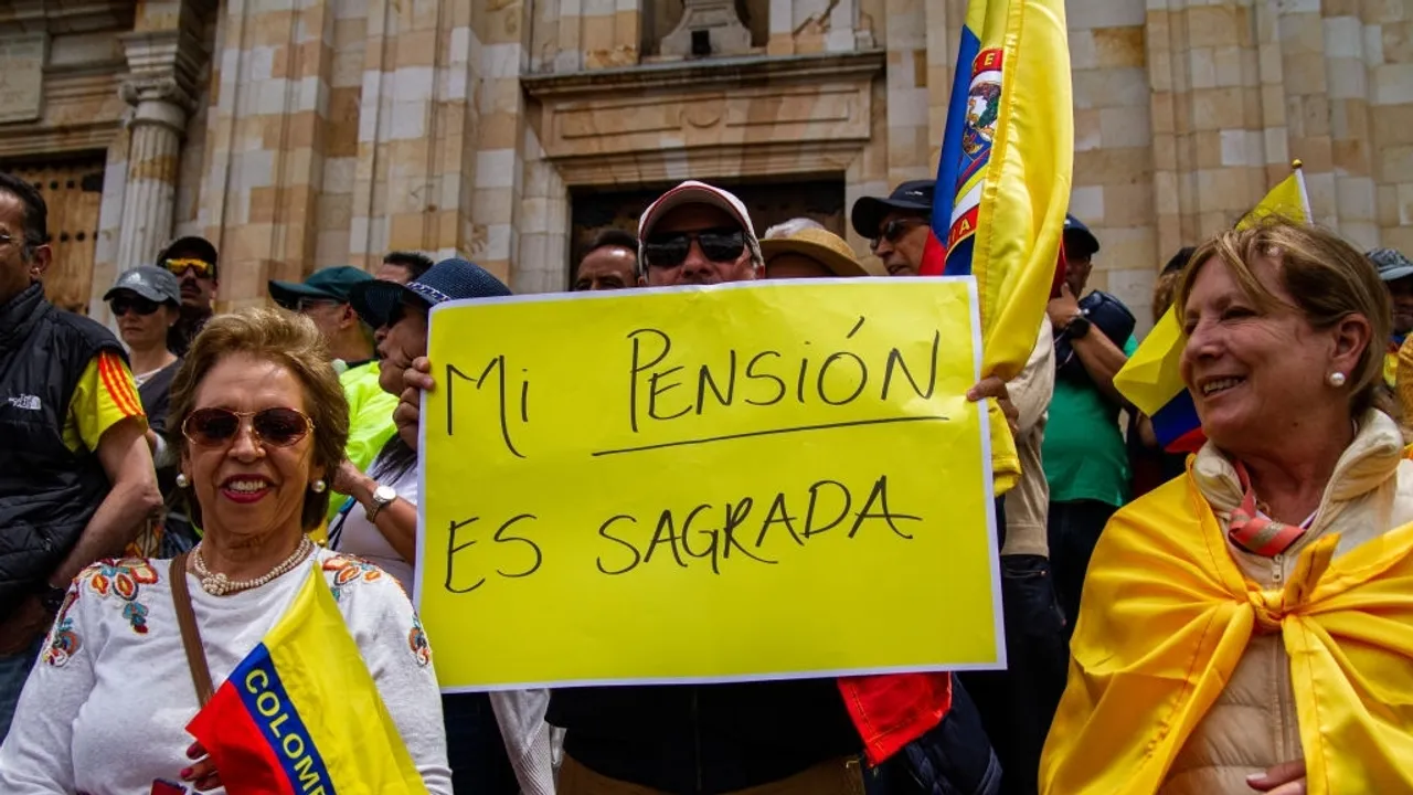 Colombian Pension Reform Approved, Aiming to Provide Dignified Old Age for Elderly