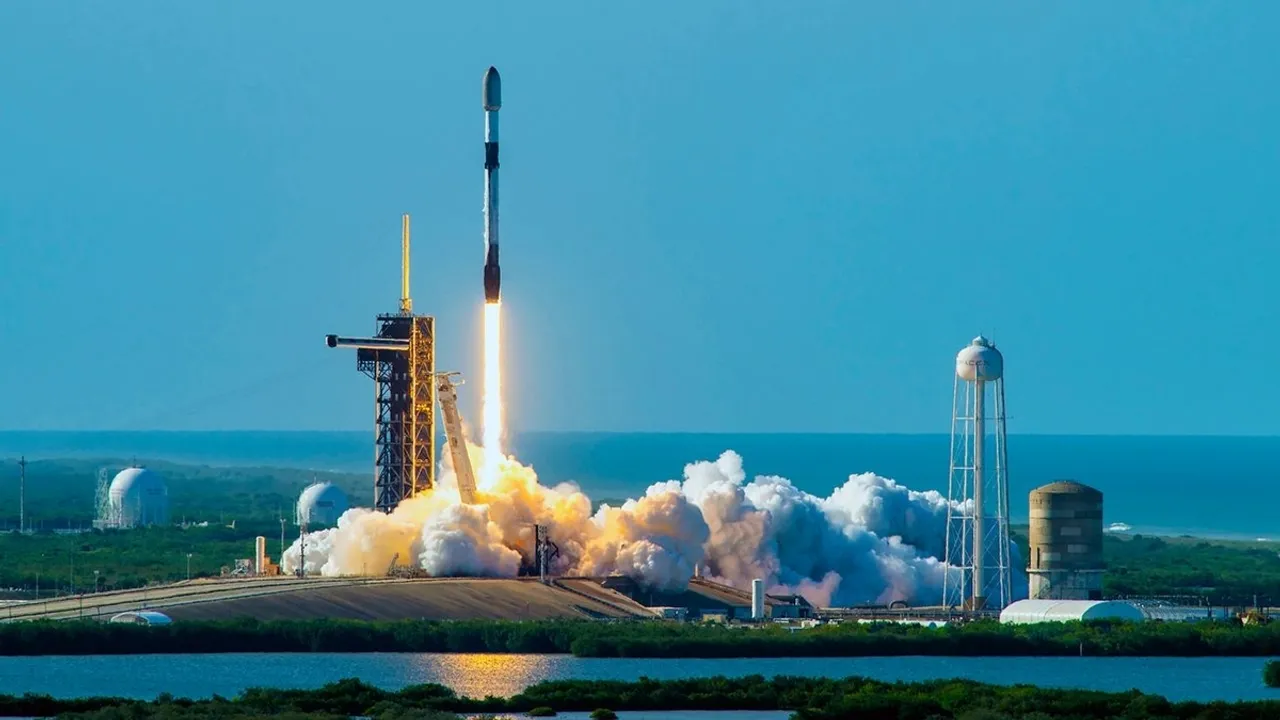 SpaceX Falcon 9 Rocket Launch Dazzles Costa Rica