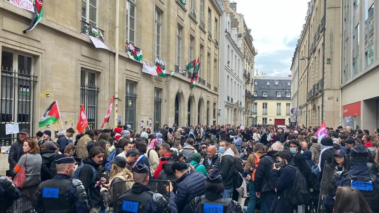 Pro-Palestinian Protests Disrupt Paris University, Prompt Online Classes and Clashes