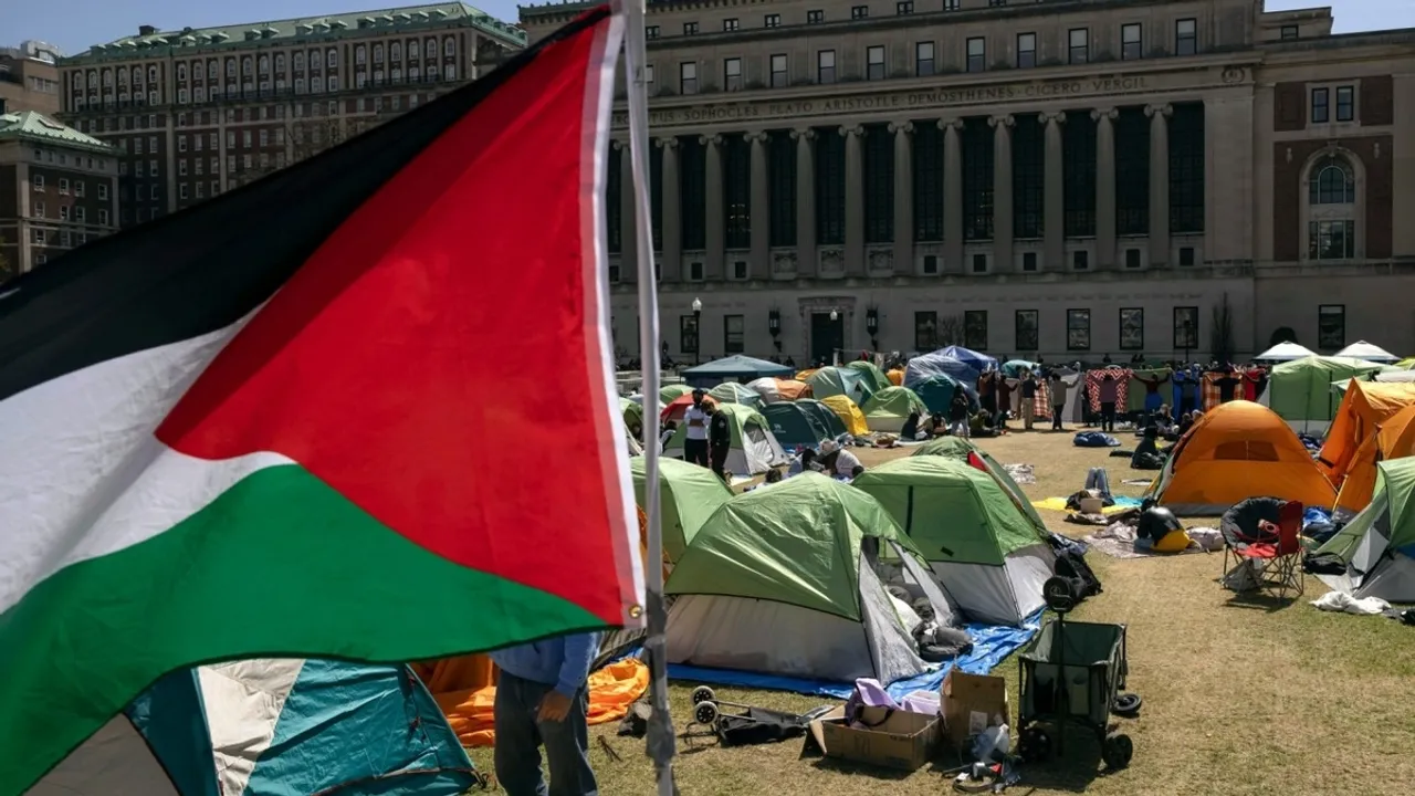 Columbia University Jewish Students Hold Shabbat Service at Gaza Solidarity Encampment