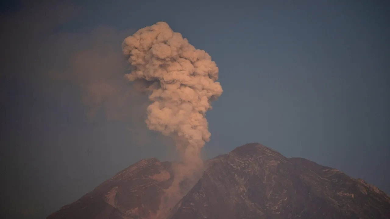 Volcano Eruption in Indonesia Triggers Evacuation of Thousands