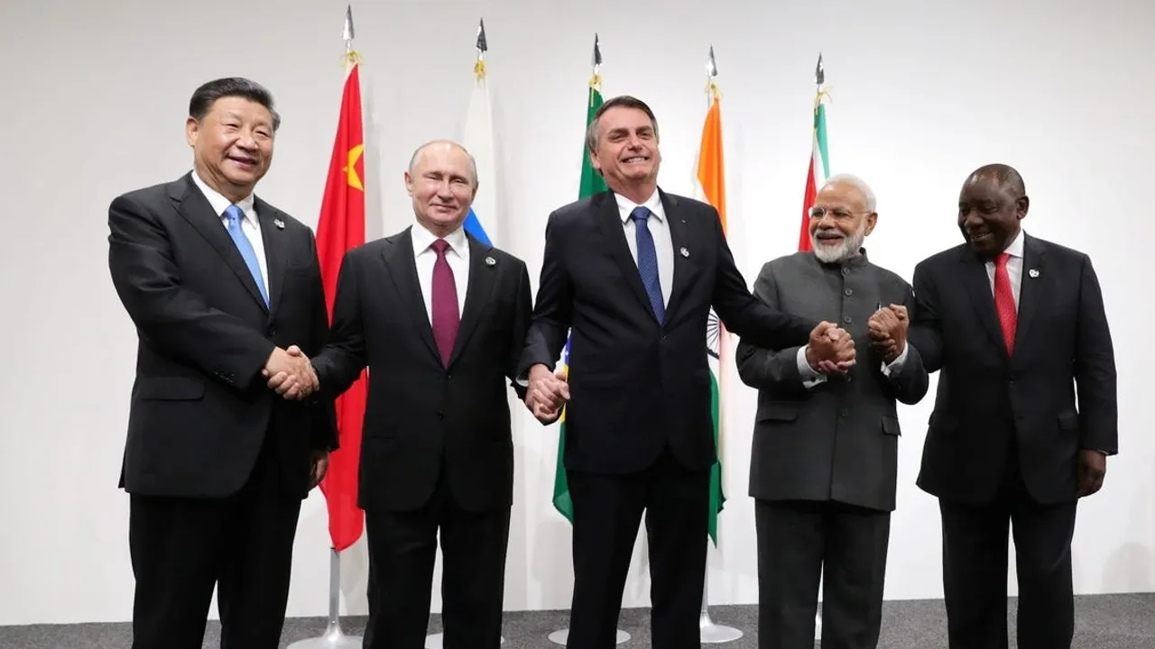 Trump Advisors Discuss Sanctions Against BRICS Countries Over US Dollar Use