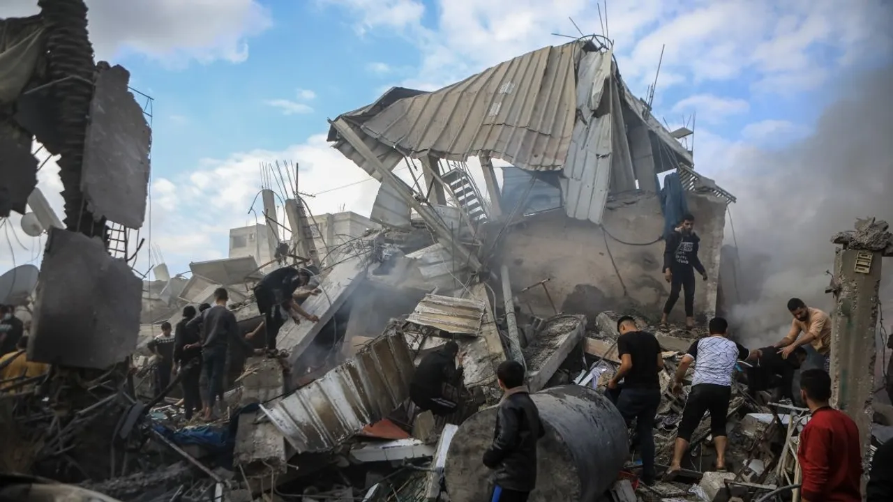 Israeli Airstrike Kills 6 Palestinians, Including 3 Children, in Gaza Home