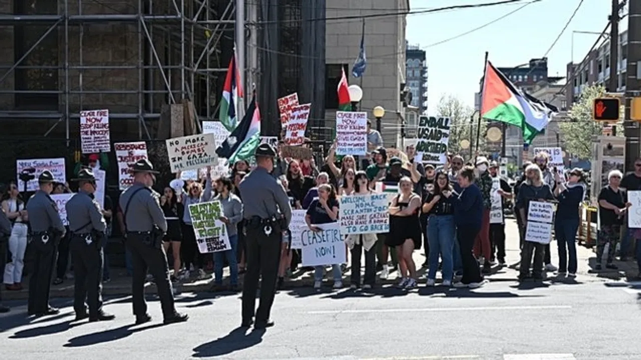 Pro-Palestinian Protesters Clash with Police Near White House