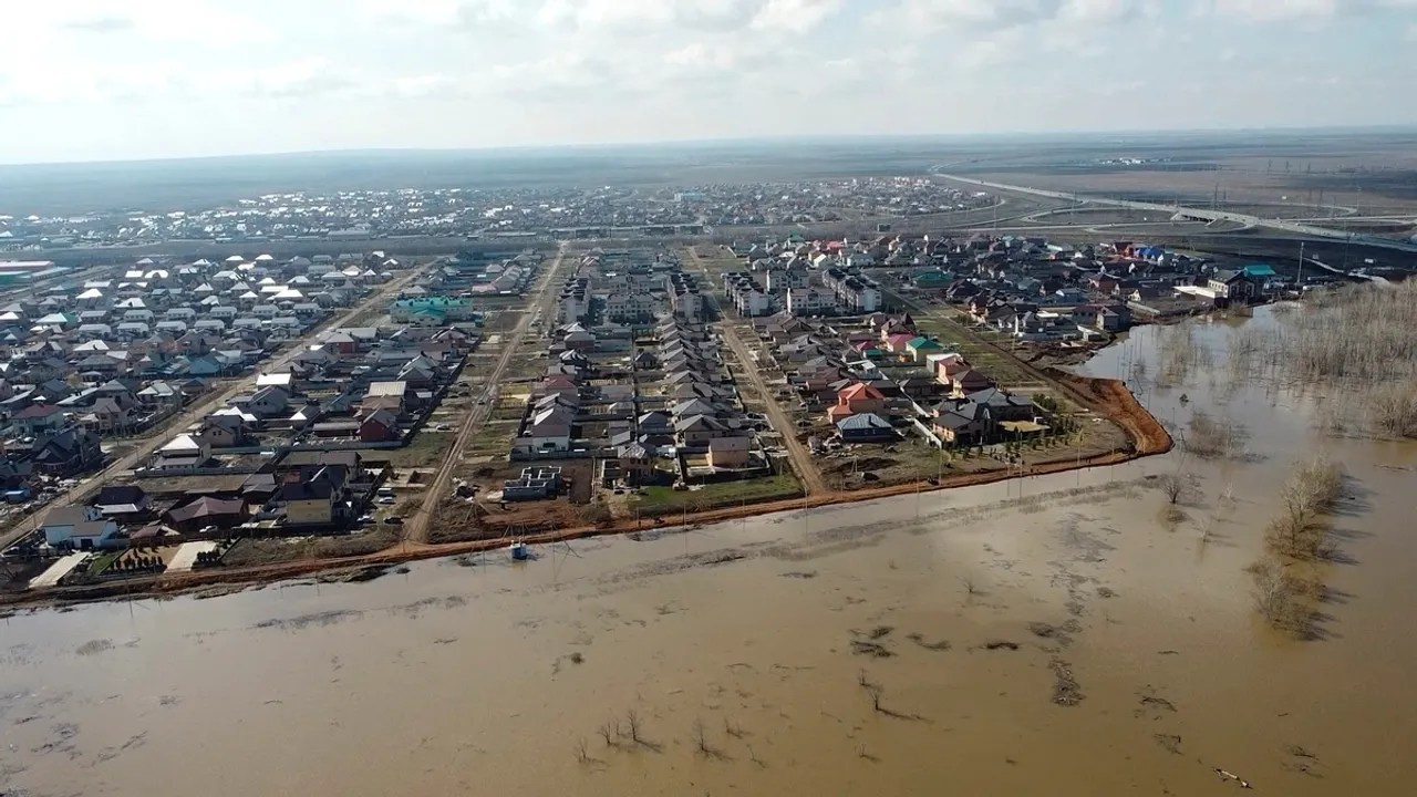 Water Level in Ishim River Rises Alarmingly, Prompting Urgent Evacuations in Tyumen Oblast