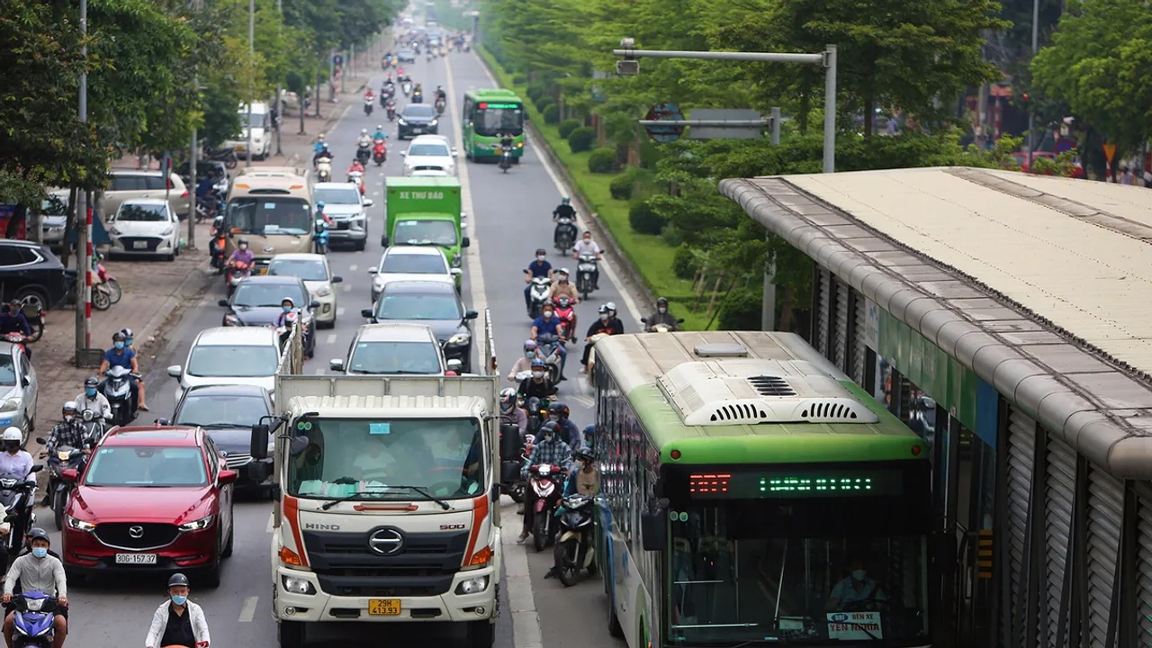 Hanoi Shifts Gears: Replacing Bus Rapid Transit with Urban Railway Network