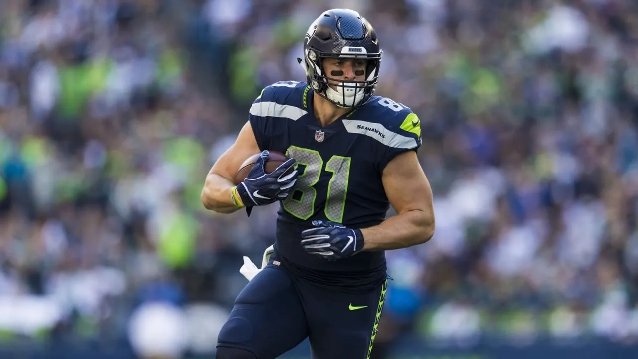 Titans Sign Veteran Tight End Nick to Bolster Young TE Room
