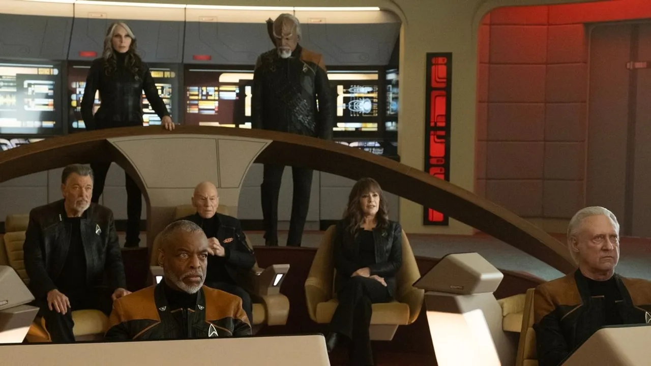 Patrick Stewart Reunites with Star Trek: The Next Generation Cast