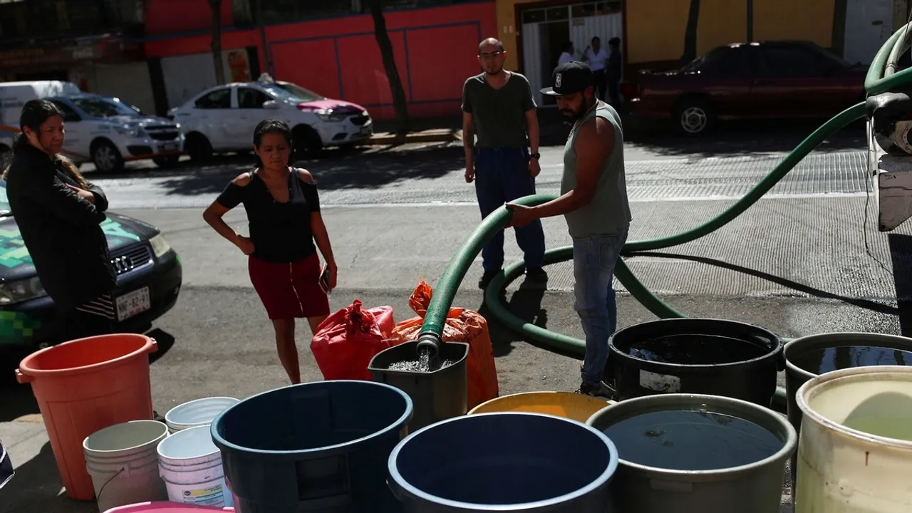 Mexico City Sees Drop in Water Jug Requests as Residents Turn to Tap Water