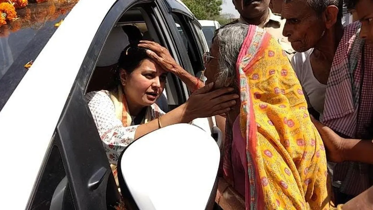 Lalu Prasad Joins Daughter's Election Campaign in Saran, Bihar