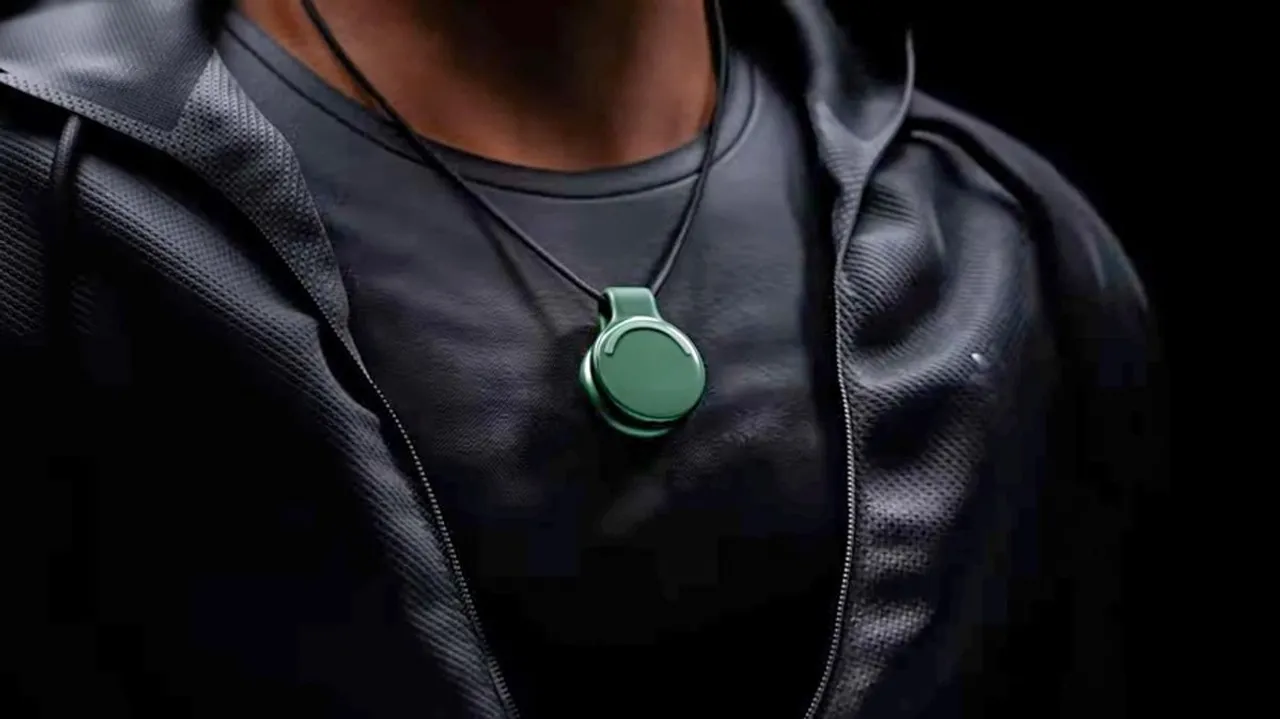 Limitless Pendant: AI-Powered Wearable Records and Transcribes Conversations