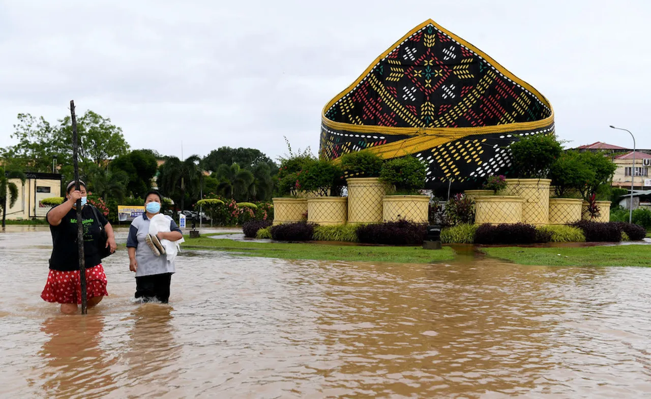 Heavy rainfall in Kota Kinabalu and Penampang have caused extensive flooding.
