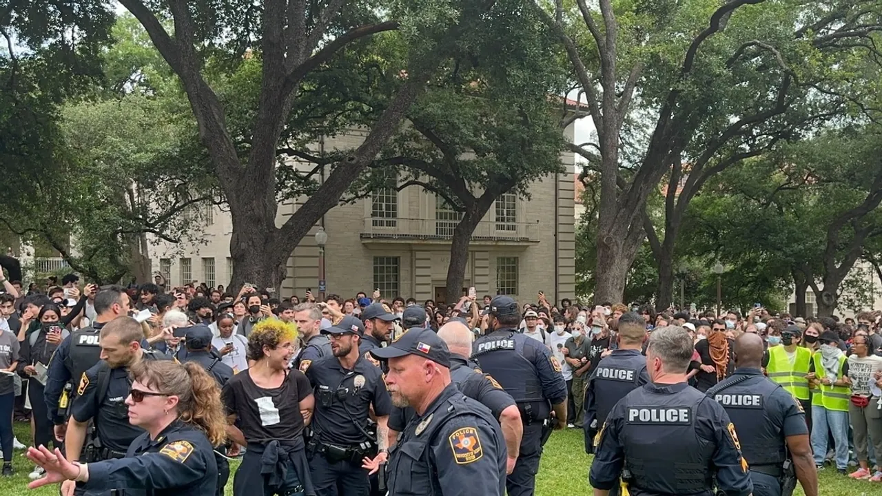 Over 20 Arrested as UT Austin Students Protest War in Palestine, Israel, Gaza at College, University Campus, Demand University Divestment