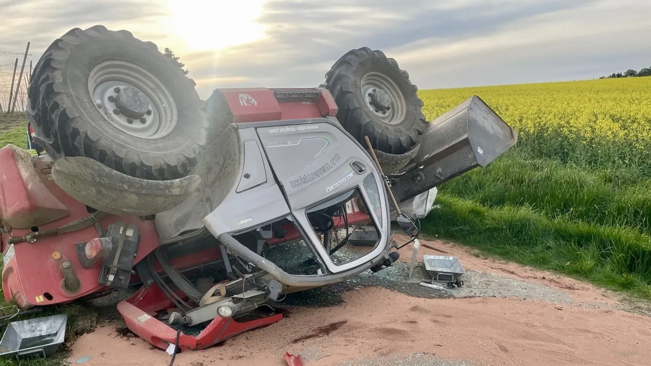 Telehandler Accident in Au, Bavaria Leaves Driver Seriously Injured