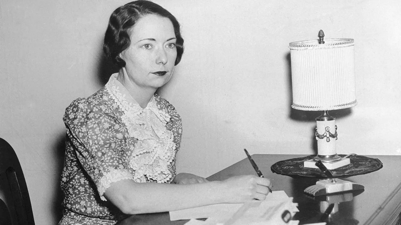Margaret Mitchell's Civil War Epic 'Gone With The Wind' Awarded Pulitzer Prize