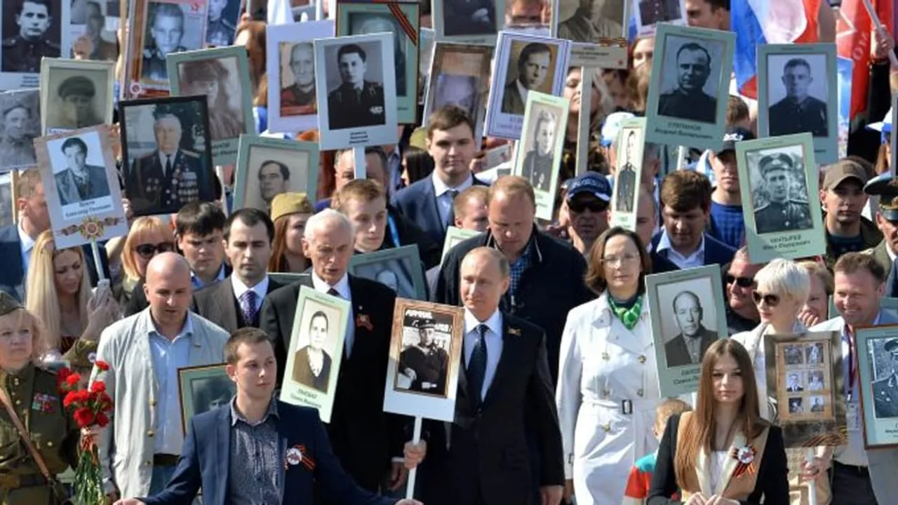 Russian State Duma Proposes Displaying WWII Heroes' Portraits for Immortal Regiment Event