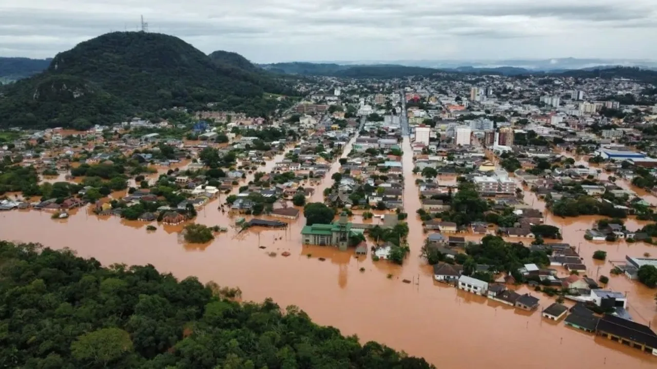 Brazil Postpones 'Enem dos Concursos'ExamAmid Devastating Floods