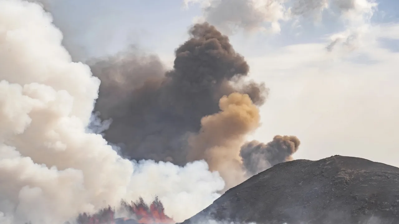 Iceland's Fifth Volcanic Eruption Since December Threatens Grindavik and Blue Lagoon Spa