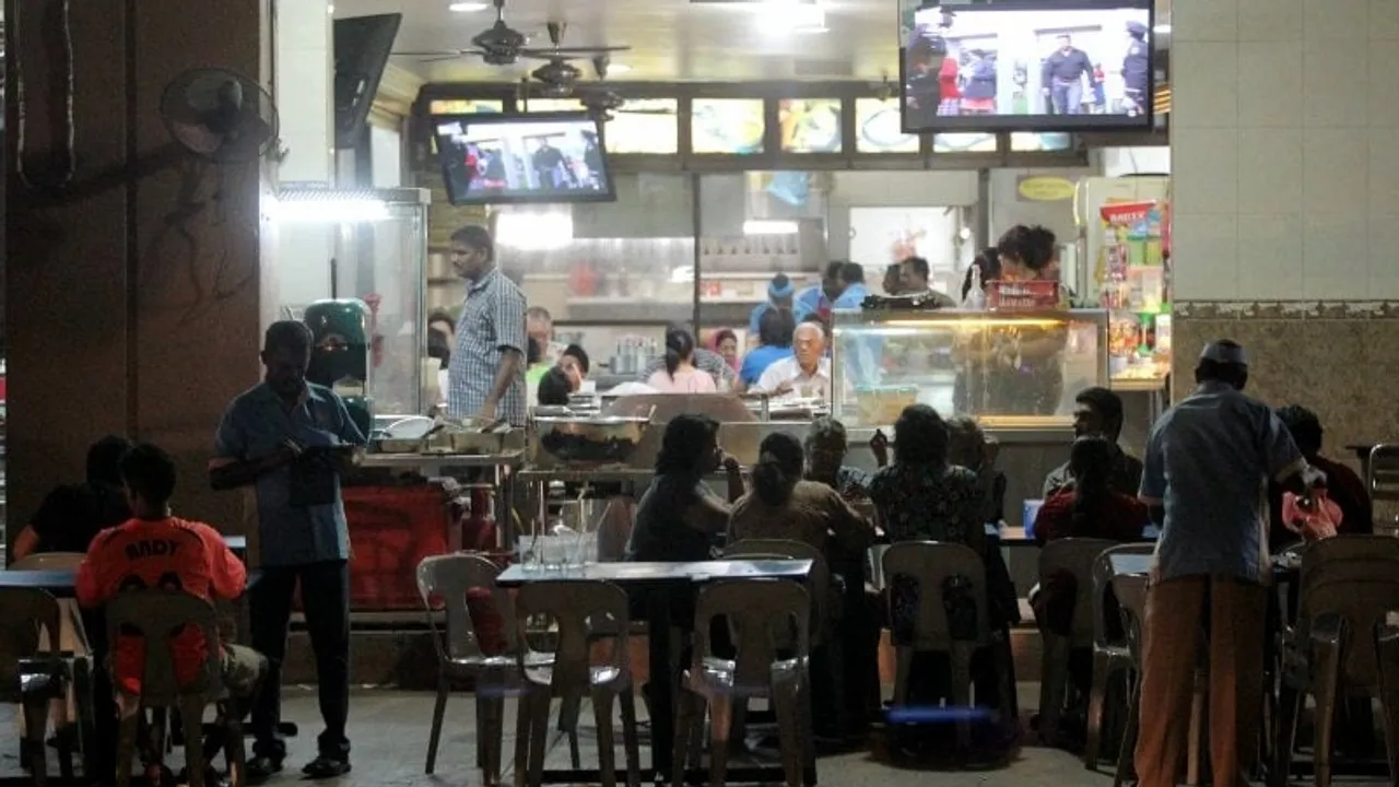 Malaysian Netizens Argue 24-Hour Eateries Not Cause of Obesity Amid Proposed Ban