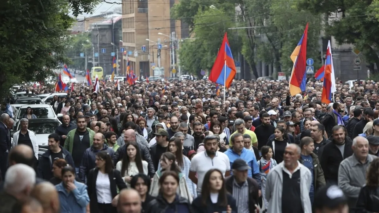 Armenian Prime Minister Pashinyan Denies Internal Crisis Amid Opposition Protests