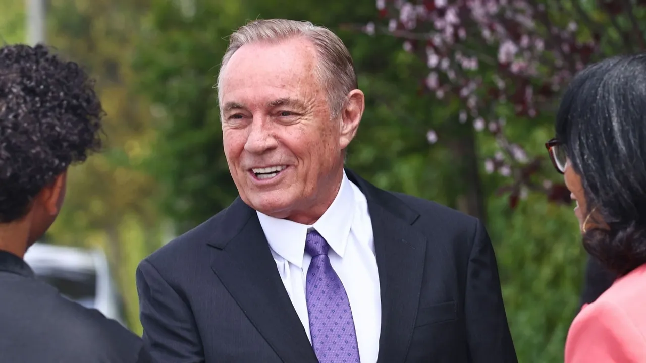 LA Lakers Co-Owner Johnny Buss Enters 2024 Presidential Race as Independent