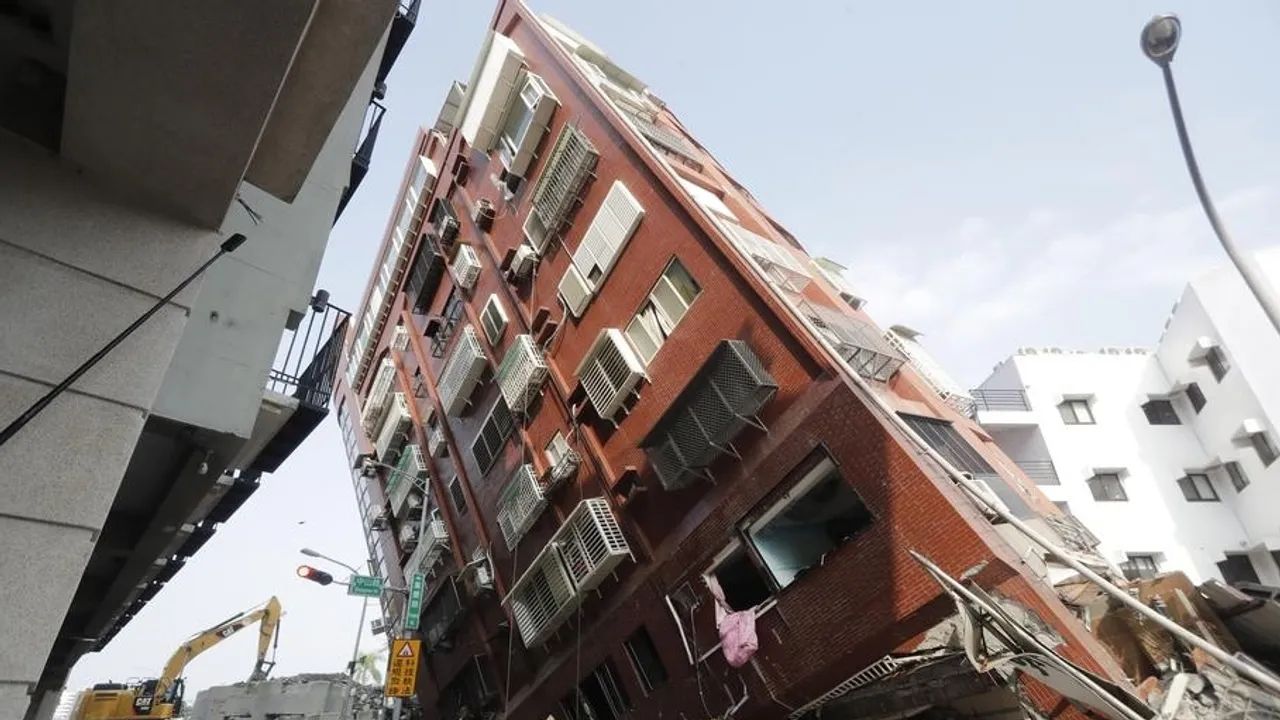 6.1 and 6.0 Magnitude Earthquakes Strike Taiwan, Causing Buildings to Sway