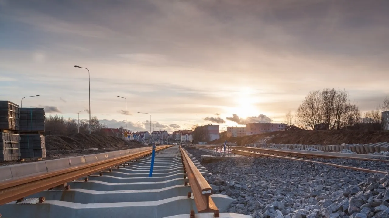 Serbia-Hungary Railway Reaches Milestone as Track Laying Completed for Novi Sad-Subotica Section 