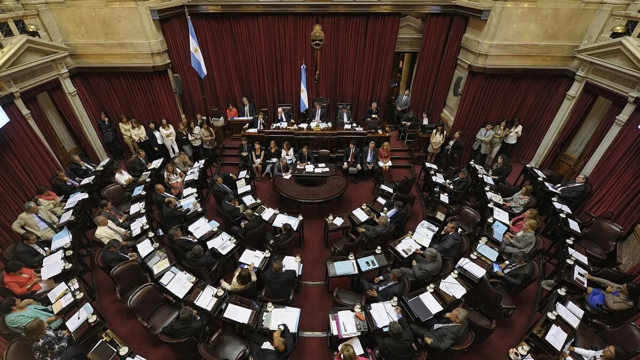 Majority of Argentine Senate's PRO Party Calls for Reversal of Controversial Salary Increase