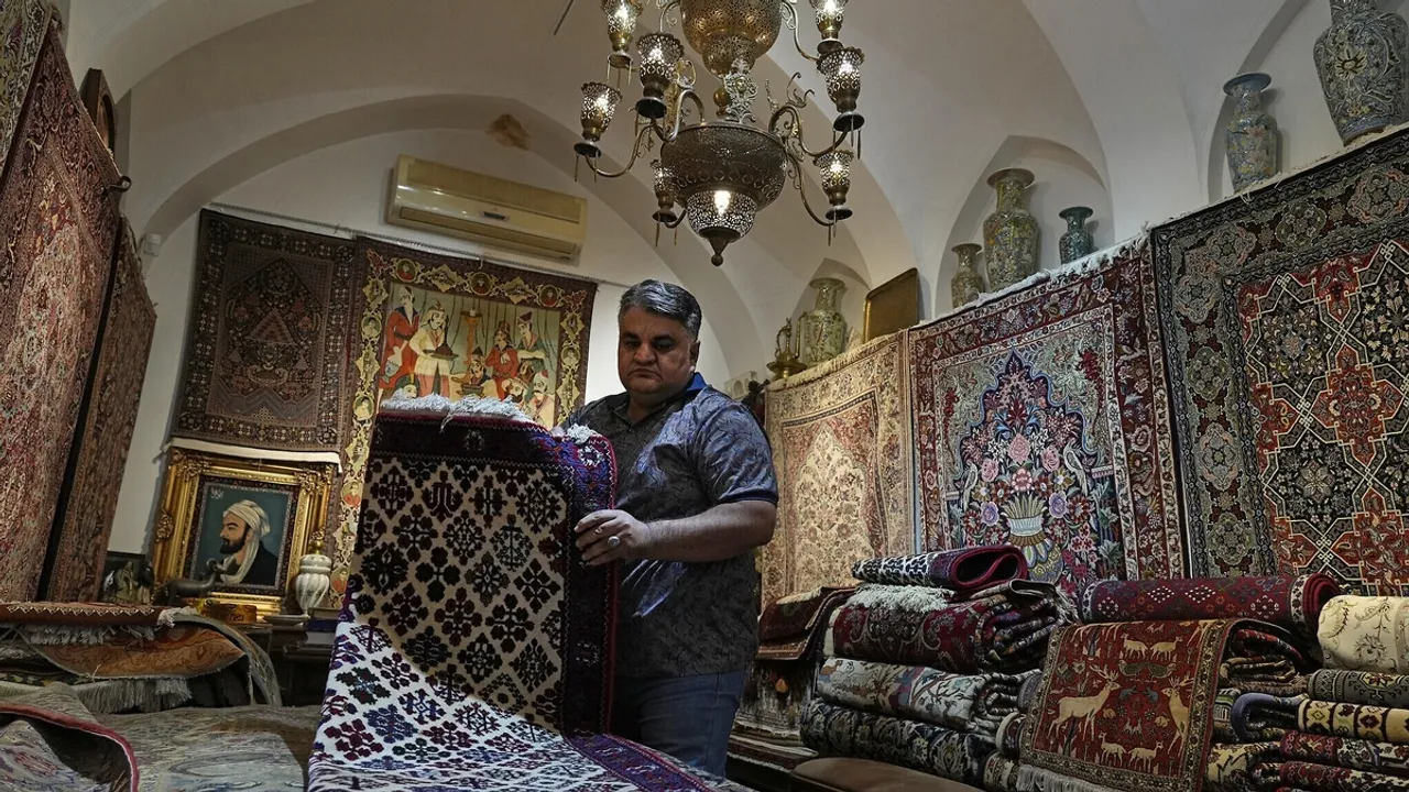 Iran's Kashan Bazaar Rug Exports Plummet Amid Sanctions and Tourism Decline