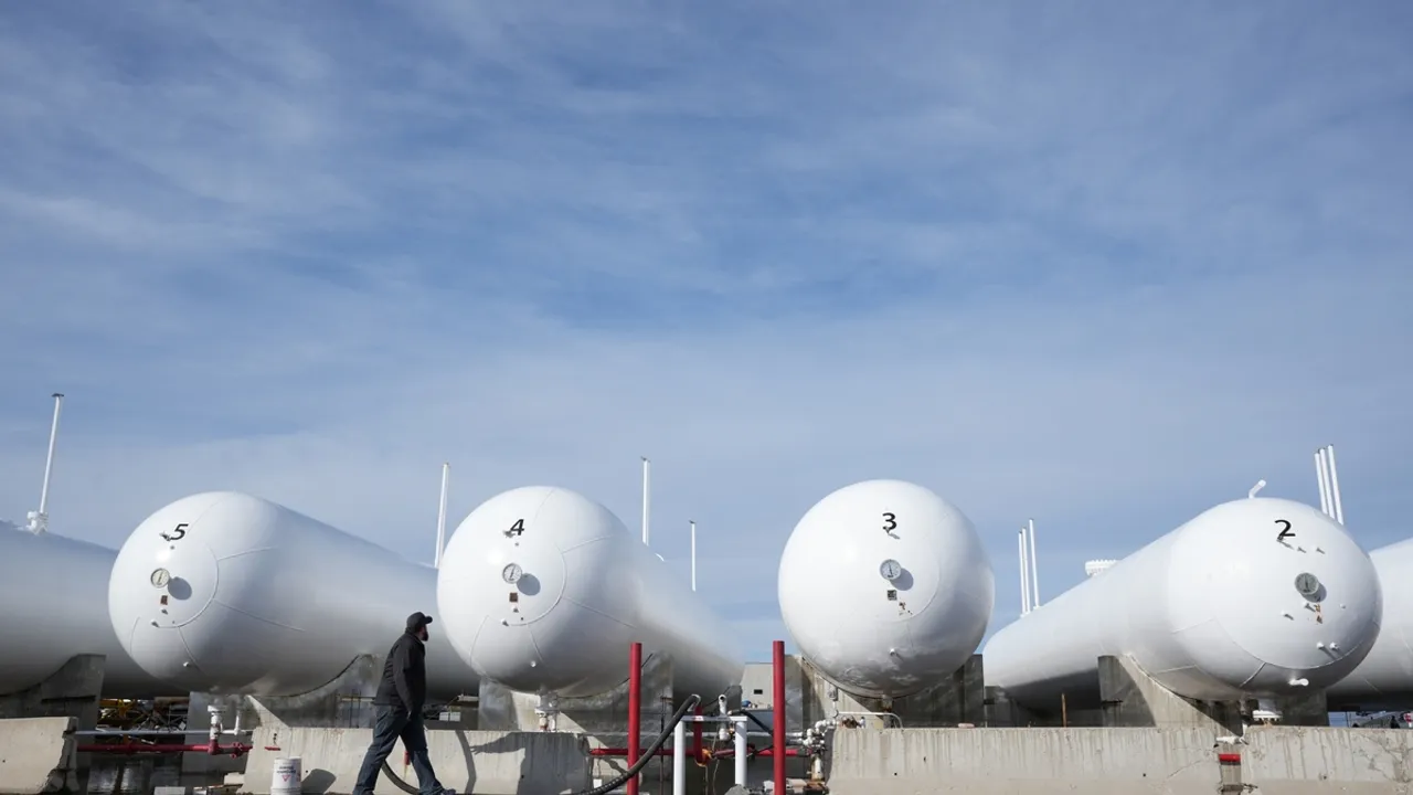 AI Boom Fuels Surge in Natural Gas Demand, Report Predicts