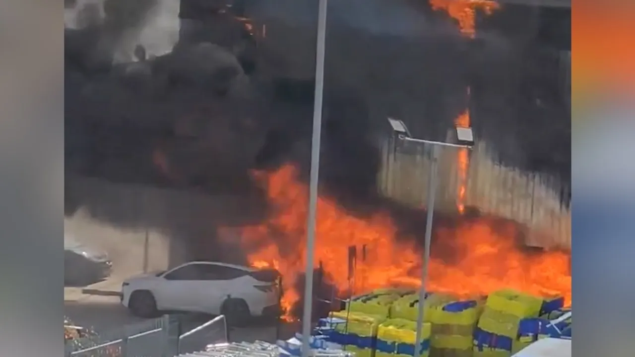 Large Fire Engulfs Evri Warehouse in Bristol, Causing Significant Damage