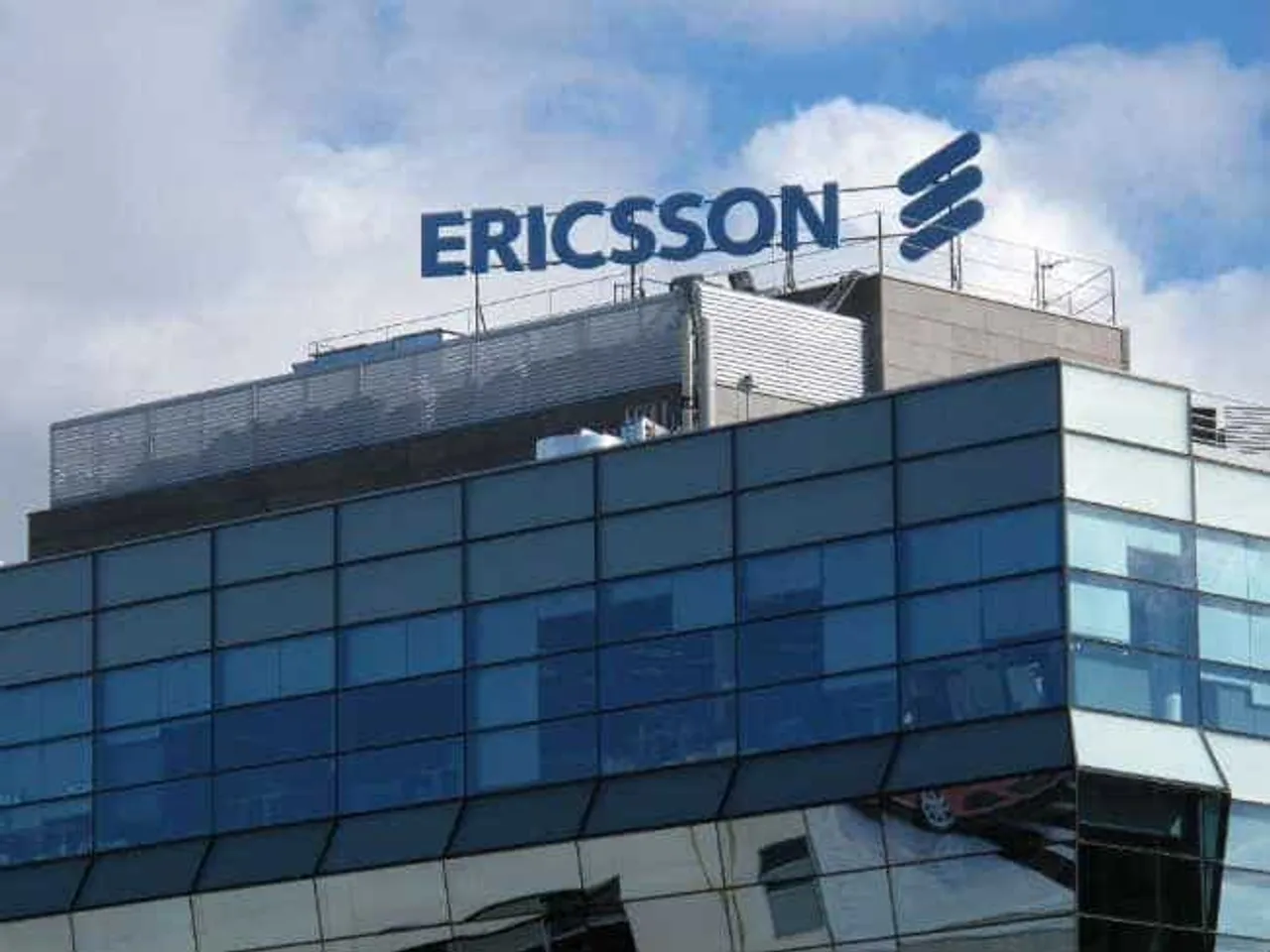Ericsson deploys open NFV platform for commercial network of NTT Docomo