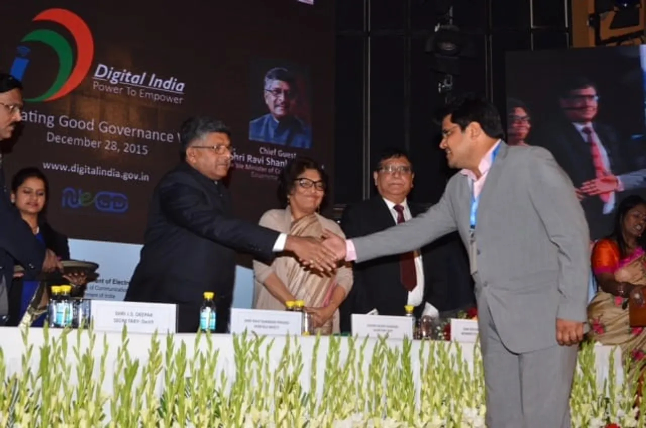 From L to R Minister of Communications Information Technology Shri Ravi Shankar Prasad Rakesh Deshmukh CEO at Firstouch