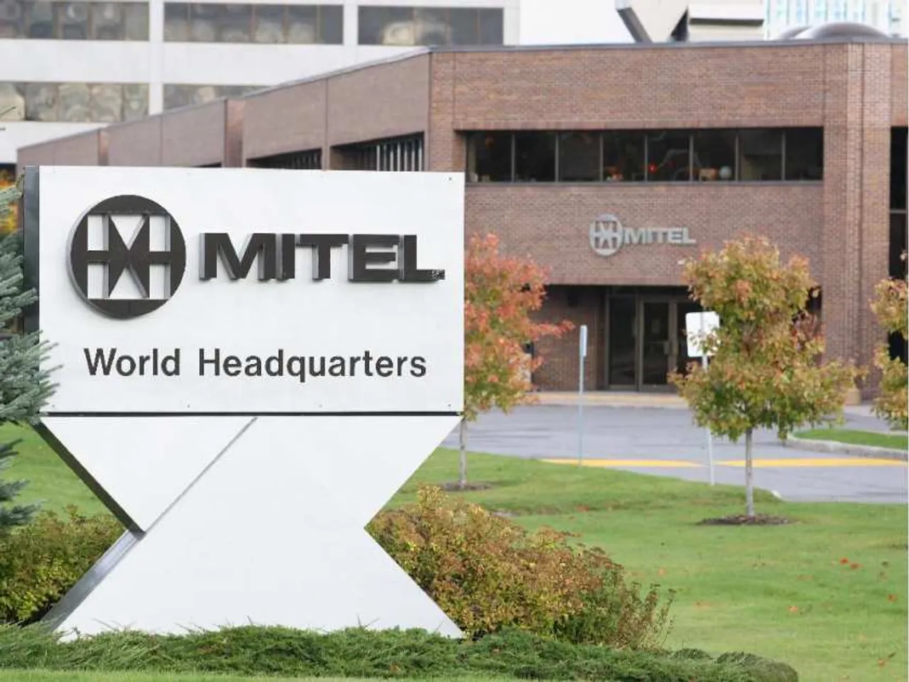 Mitel Networks to buy Polycom for $2 billion