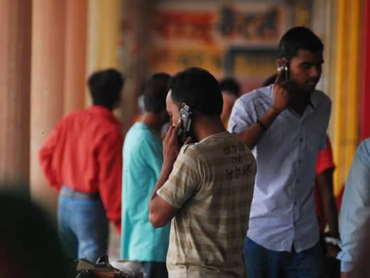 Number of telephone subscribers in India rises to 1,058.86 million in March 2016