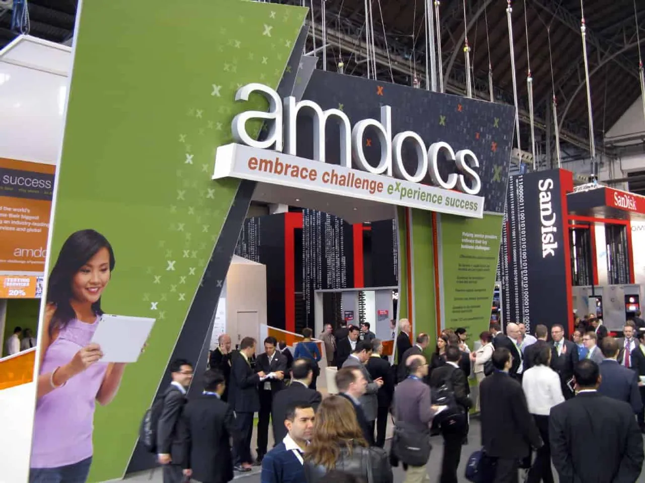 AT&T, Amdocs to deliver open software solutions