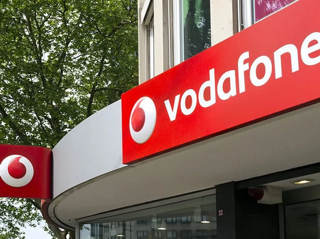 Vodafone offers unlimited roaming, voice calls, 8GB data on new RED postpaid connection