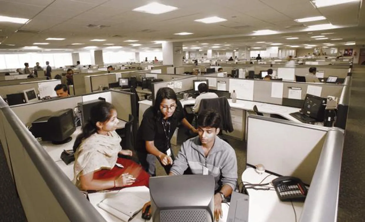 2 lakh IT engineers to lose jobs annually in the next 3 years: Hunters India