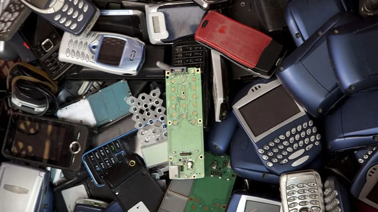 India's e-waste from old mobiles will jump 1800% by 2020: Study
